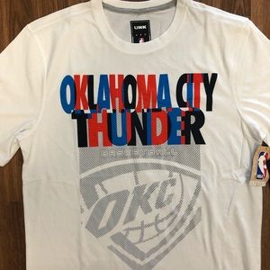 🏀 NWT UNK Oklahoma City Thunder NBA Basketball T-Shirt Men’s Large